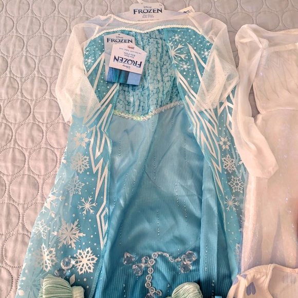 LOT of Elsa Frozen dresses and accessories 3T and 5T - Picture 12 of 15